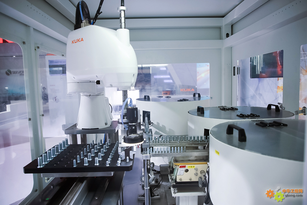 庫卡中國自主定義自主研發的機器人KUKA KR SCARA